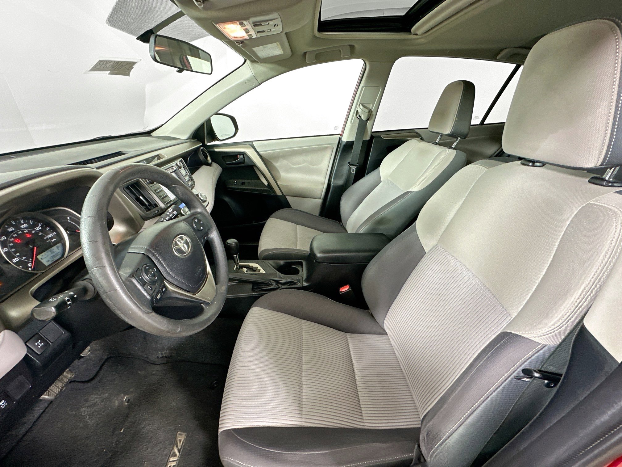 Used 2013 Toyota RAV4 XLE image 25