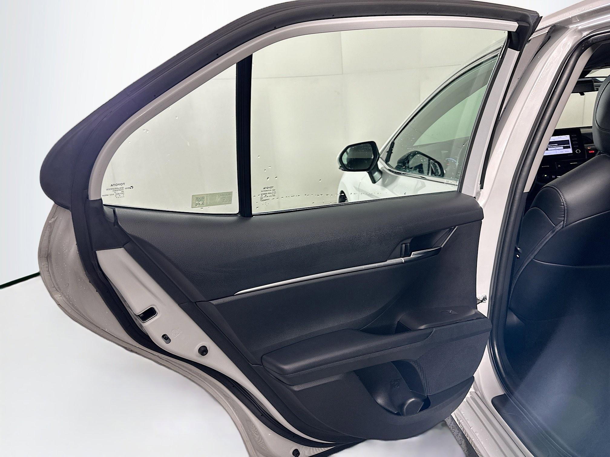 Used 2023 Toyota Camry SE image 25