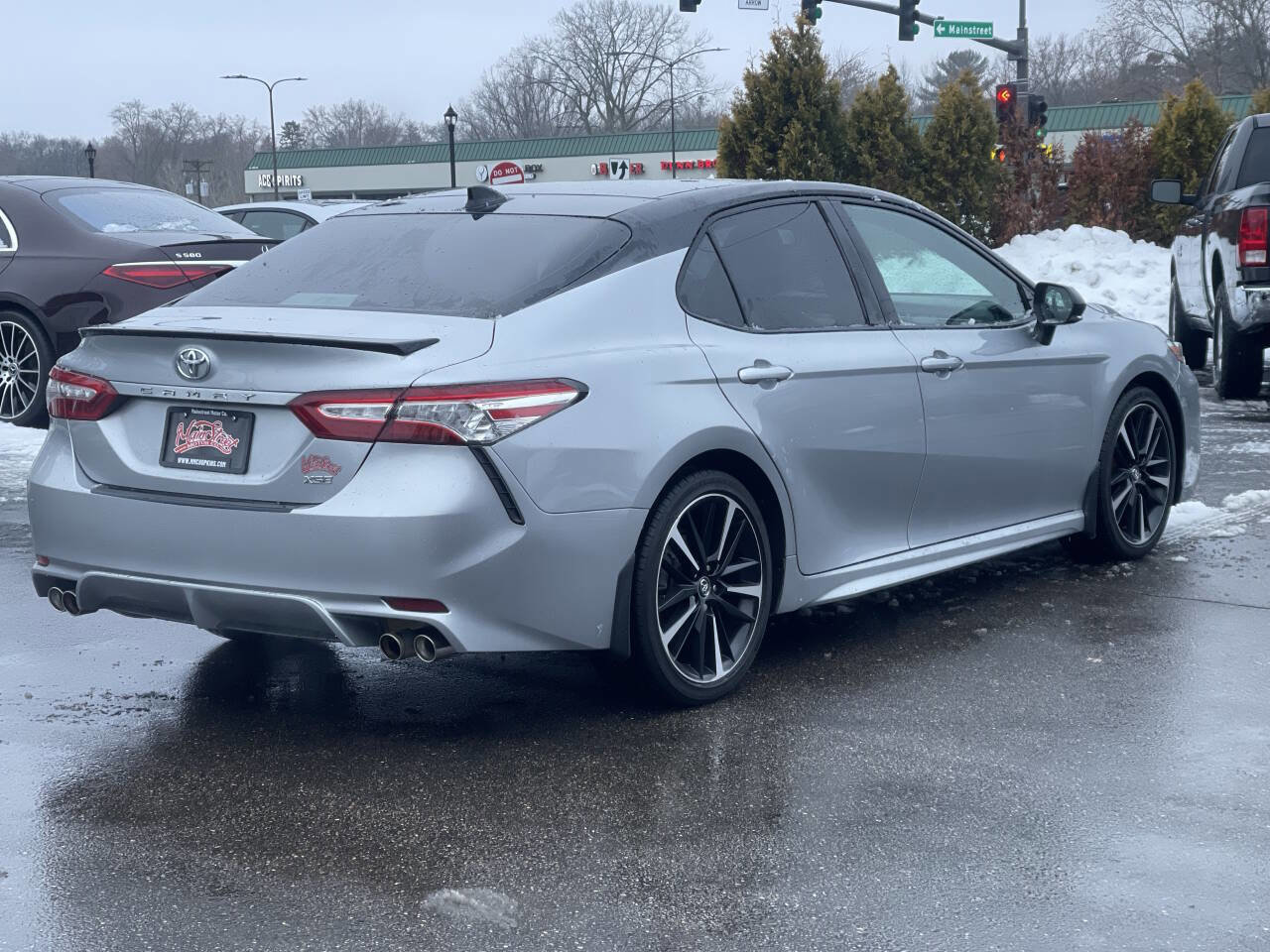 Used 2020 Toyota Camry XSE image 7