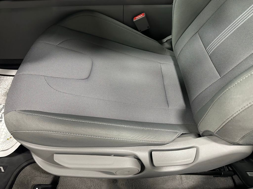 Used 2025 Hyundai Elantra SE FWD image 13
