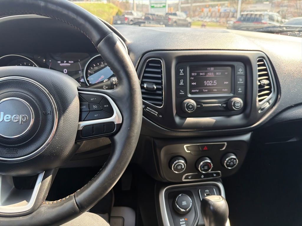 Used 2018 Jeep Compass Latitude w/ Cold Weather Group image 15