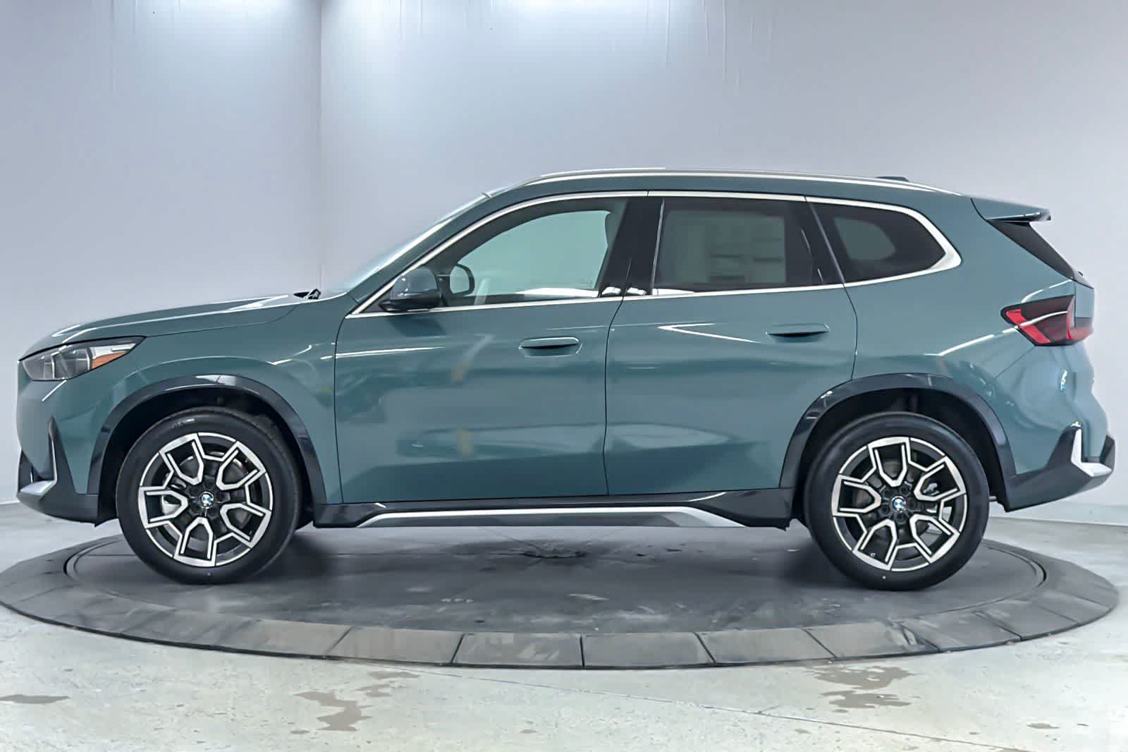 New 2026 BMW X1 xDrive28i w/ Technology Package AWD/4WD image 5