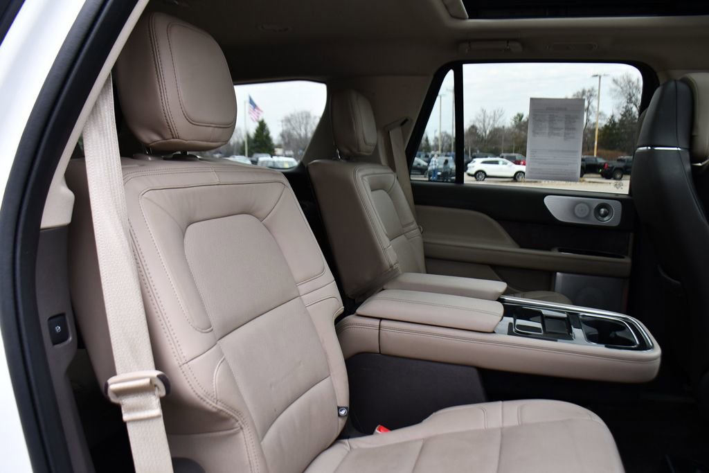 Used 2022 Lincoln Navigator Reserve image 18
