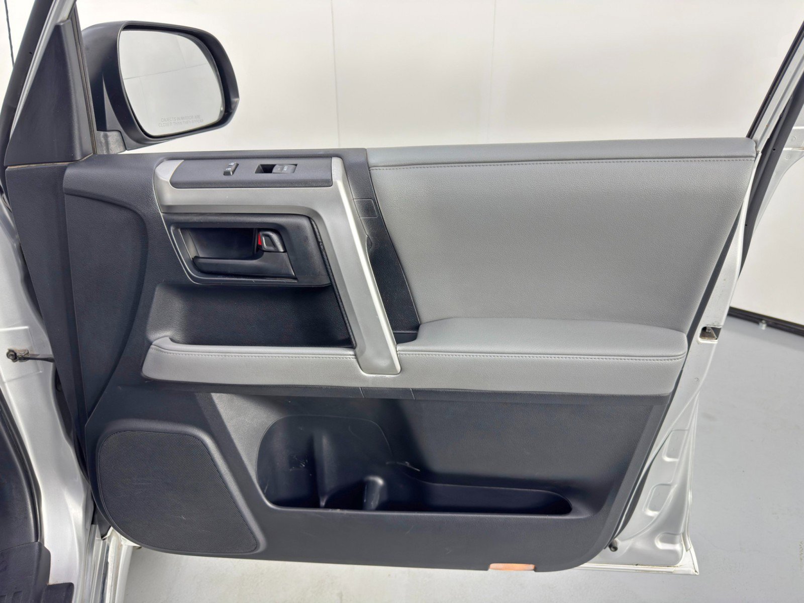 Used 2010 Toyota 4Runner SR5 image 39