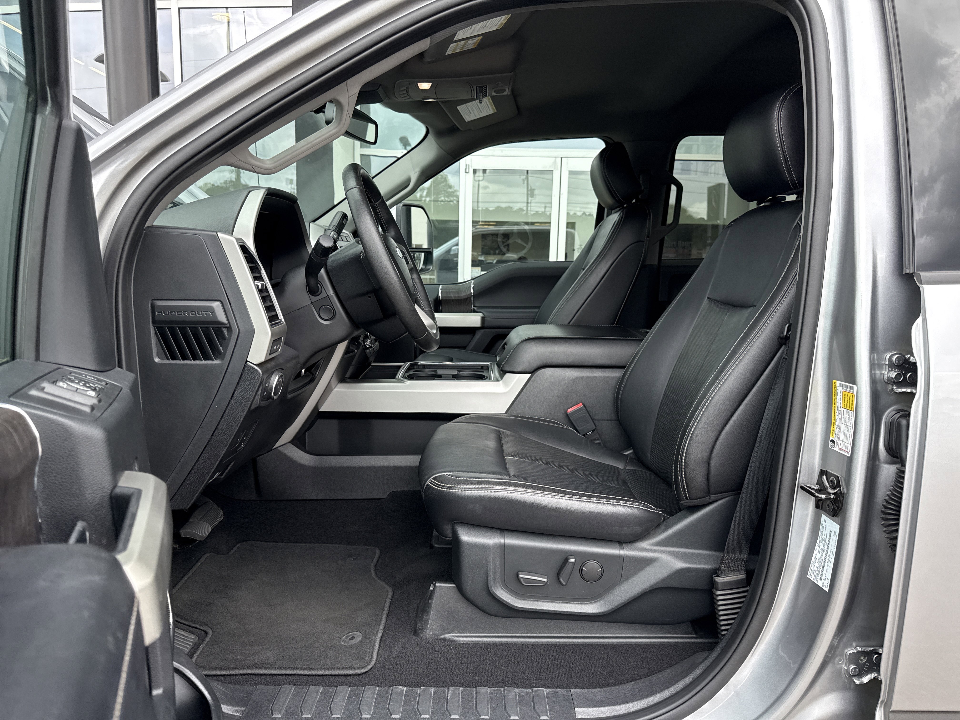 Used 2020 Ford F250 Lariat w/ Lariat Ultimate Package AWD/4WD image 10