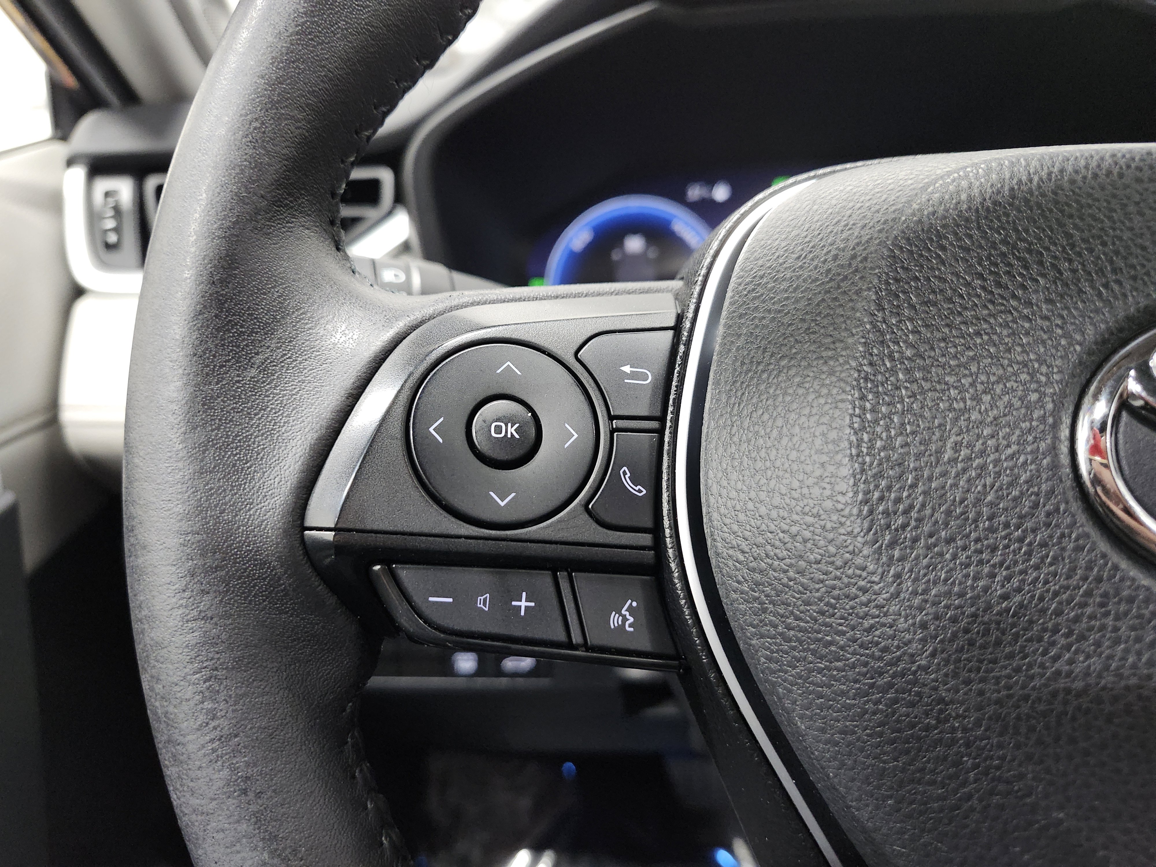 Used 2023 Toyota RAV4 Limited image 37