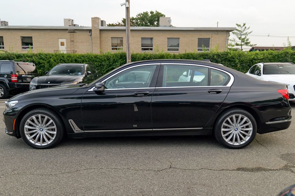 Used 2018 BMW 740i xDrive AWD/4WD image 4