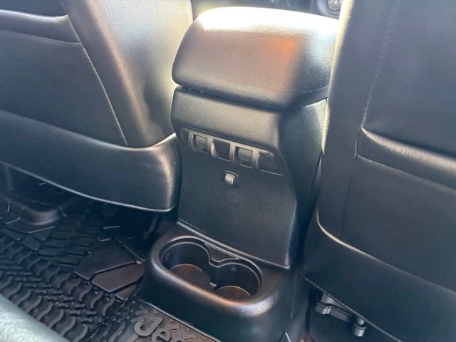 Used 2018 Jeep Wrangler Unlimited Rubicon w/ Cold Weather Group AWD/4WD image 25