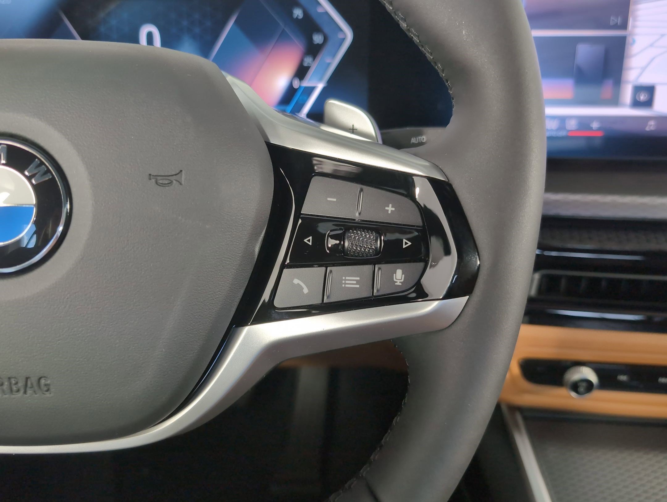 Used 2025 BMW 330i Sedan w/ Convenience Package image 25