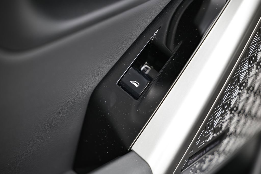 New 2026 BMW 550e xDrive w/ Executive Package AWD/4WD image 24