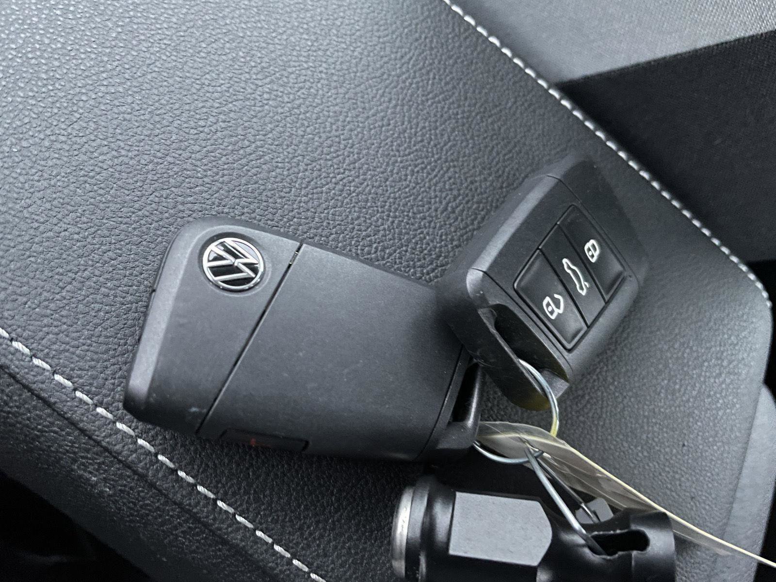 Used 2024 Volkswagen Taos S image 31