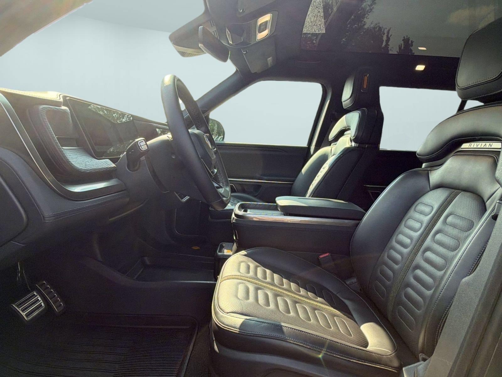 Used 2024 Rivian R1S Adventure AWD/4WD image 5