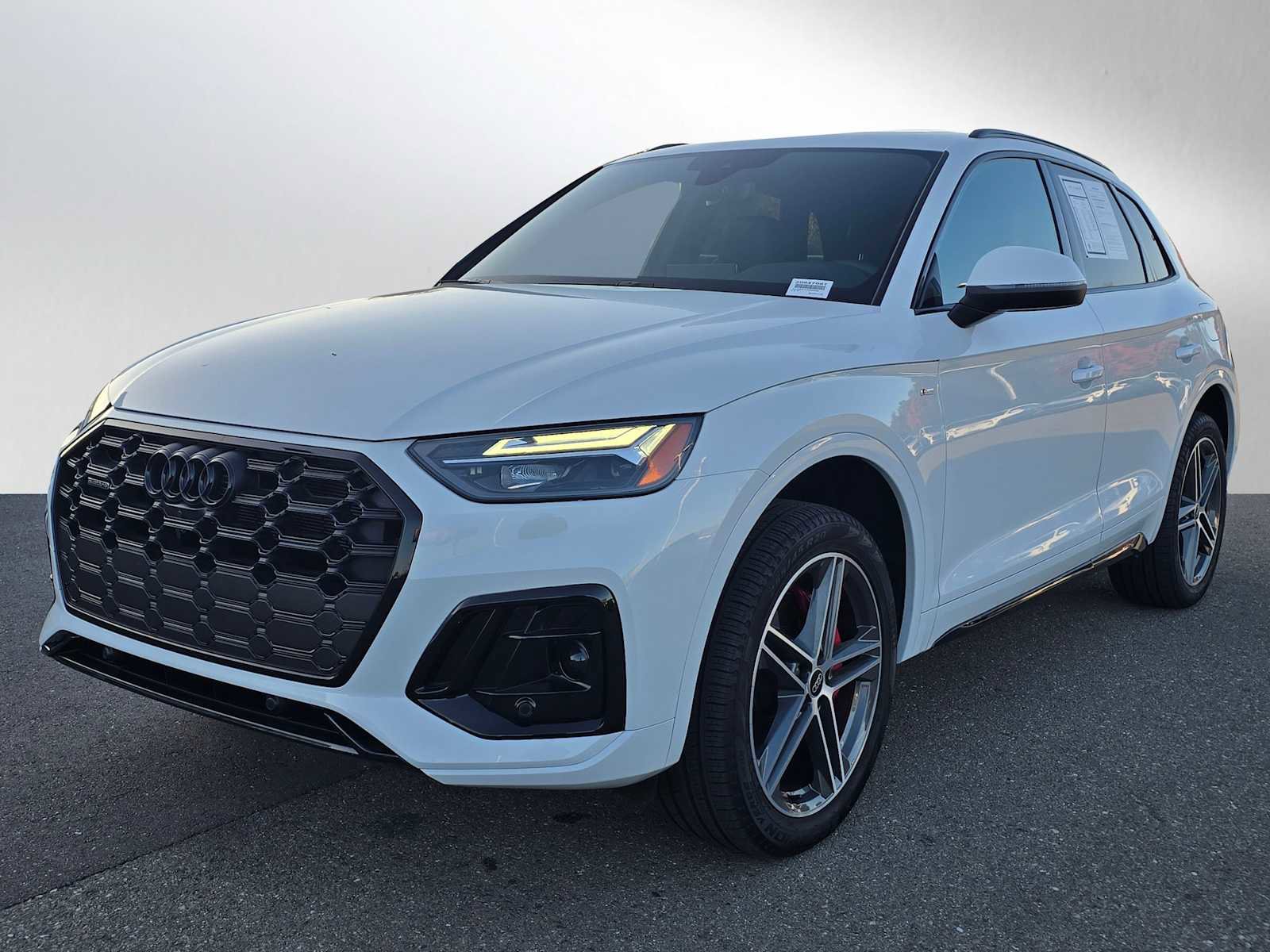 Certified 2025 Audi Q5 e Premium Plus w/ Premium Plus Package image 7