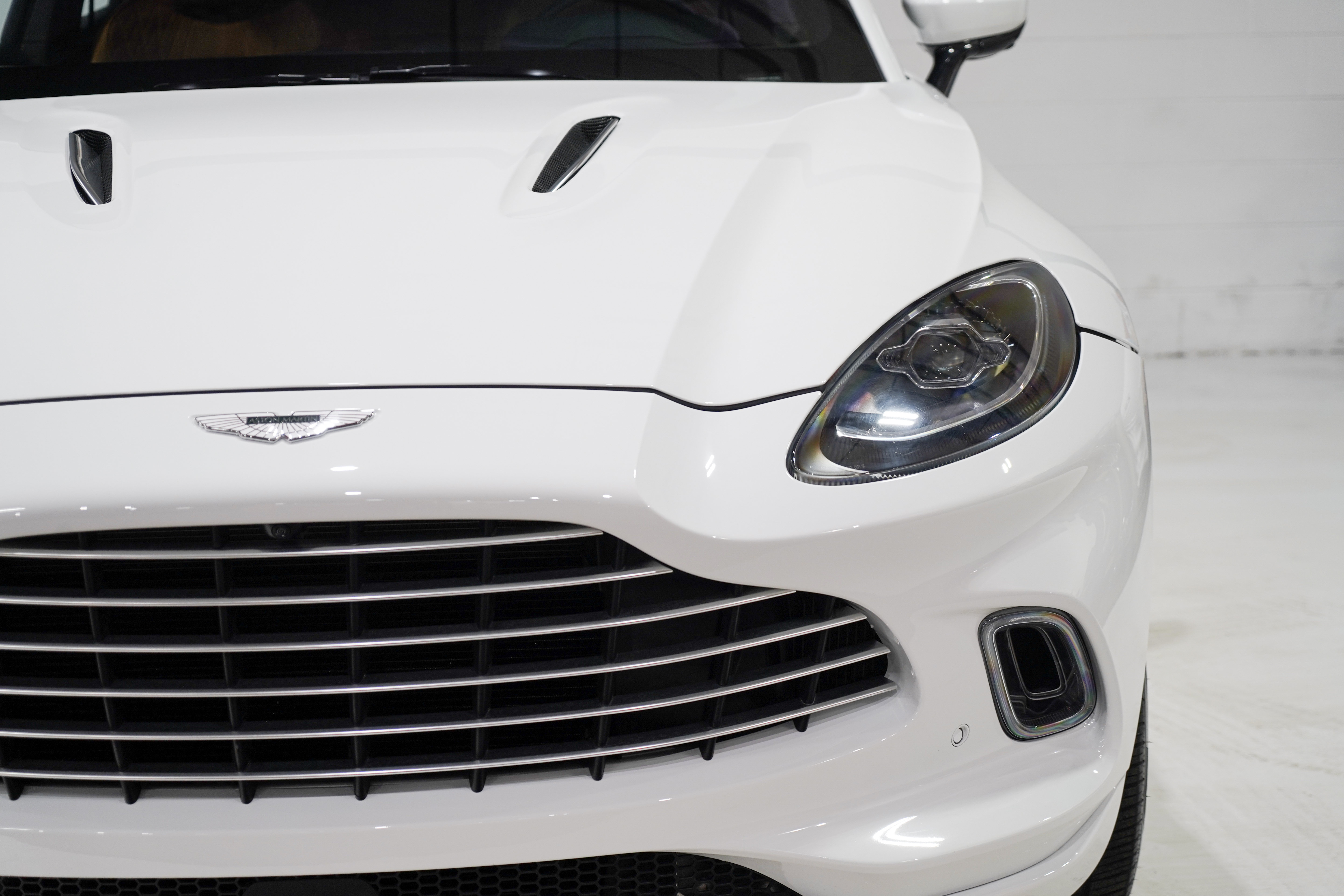 Used 2022 Aston Martin DBX AWD/4WD image 28