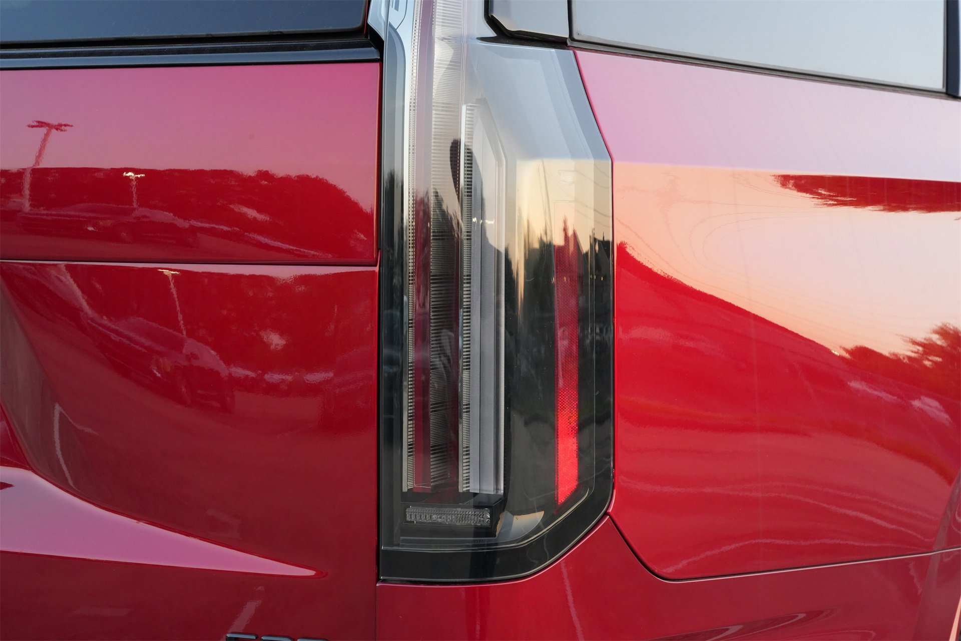 New 2025 Cadillac Escalade Sport Platinum w/ LPO, ONYX Package image 23