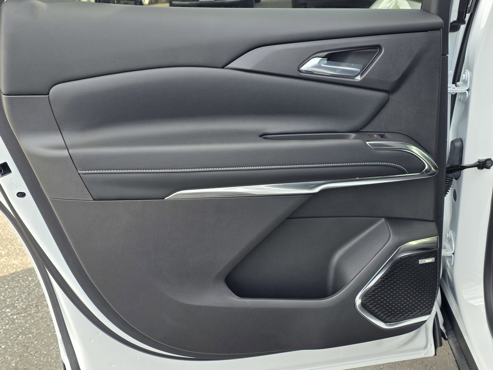 New 2025 Chevrolet Traverse LT w/ Enhanced Driving Package image 13