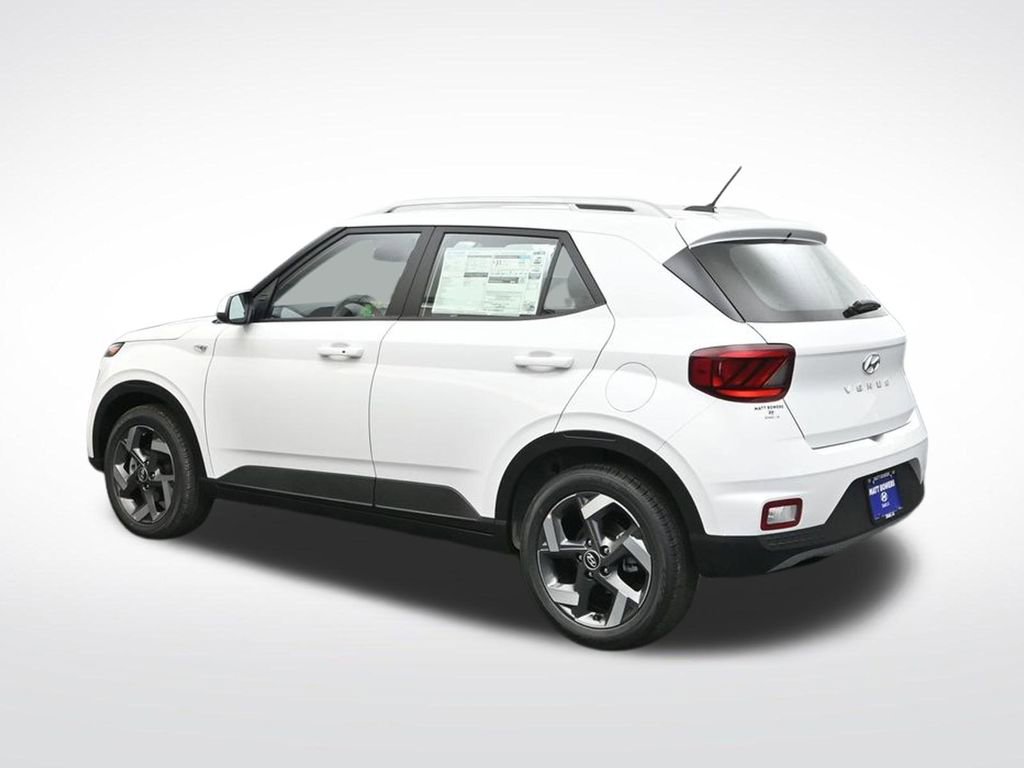 New 2026 Hyundai Venue SEL FWD image 3