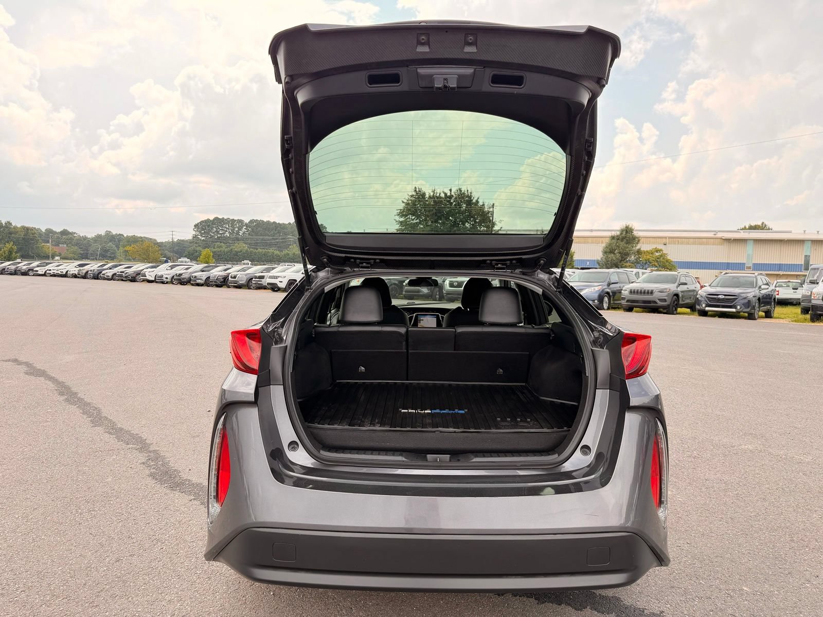 Used 2017 Toyota Prius Prime Premium FWD image 40