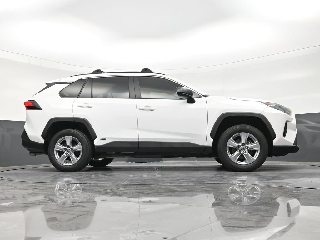 Used 2022 Toyota RAV4 LE AWD/4WD image 26