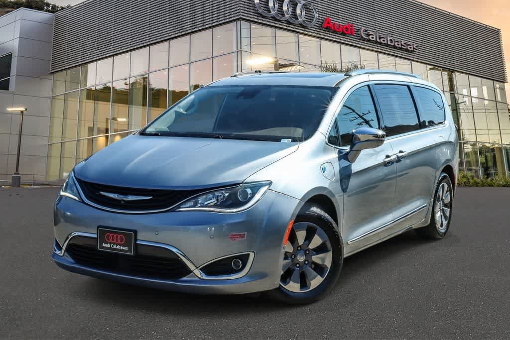 Used 2019 Chrysler Pacifica Limited w/ Advanced Safetytec Group FWD image 1