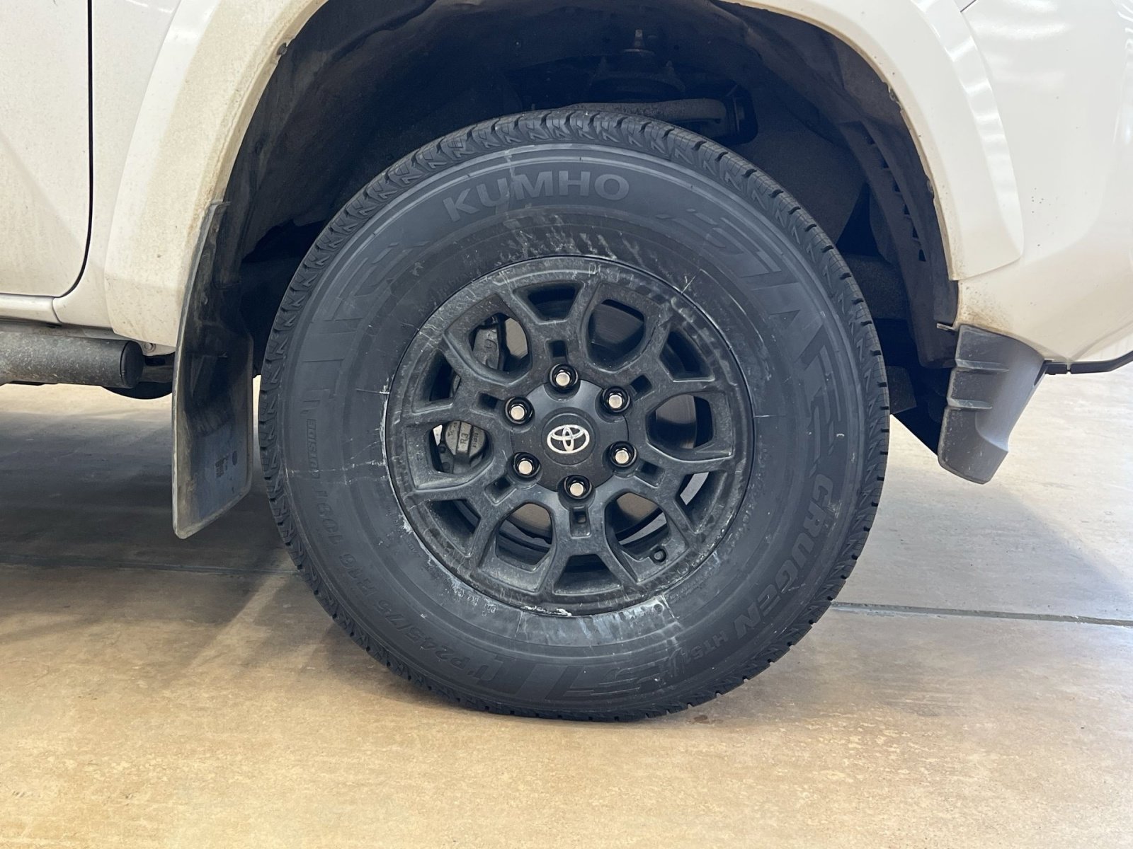 Used 2022 Toyota Tacoma SR5 w/ Technology Package image 10