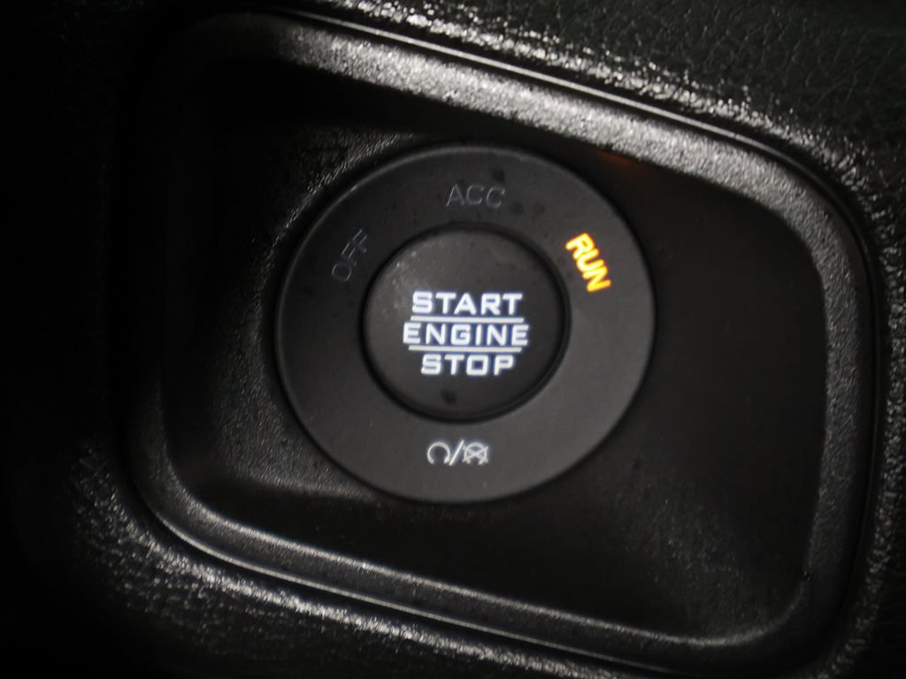 Used 2026 Jeep Wrangler Sport AWD/4WD image 31