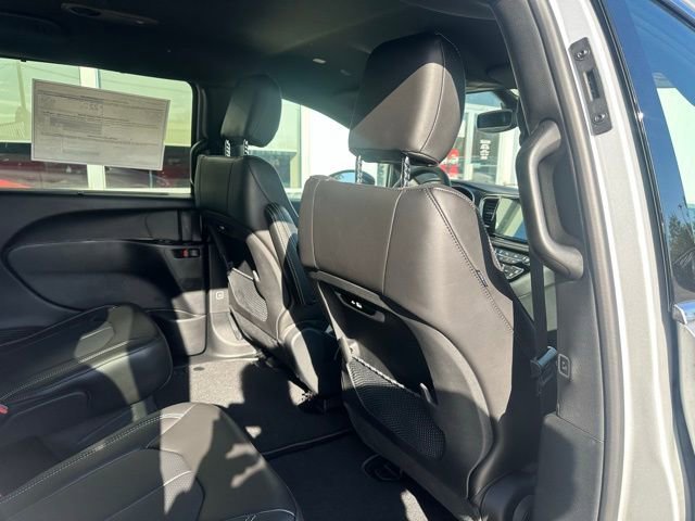 New 2026 Chrysler Pacifica Select FWD image 20