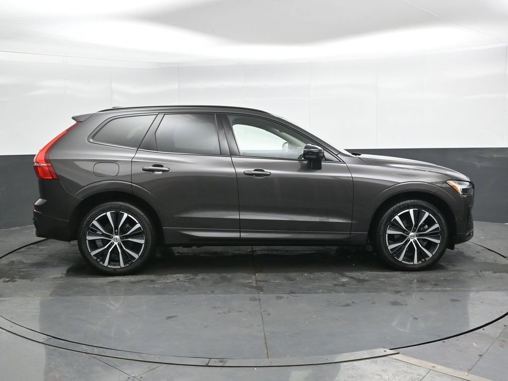 Certified 2023 Volvo XC60 B5 Plus w/ Climate Package AWD/4WD image 3