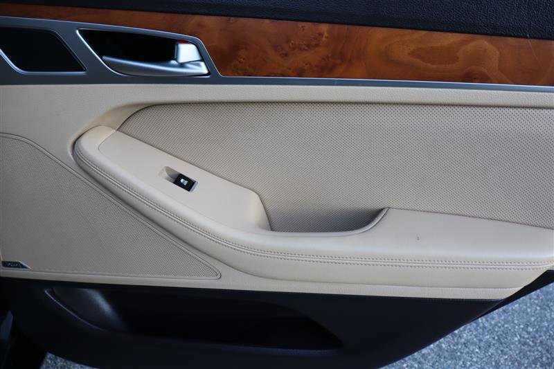 Used 2015 Hyundai Genesis 3.8 w/ Option Group 04 image 11
