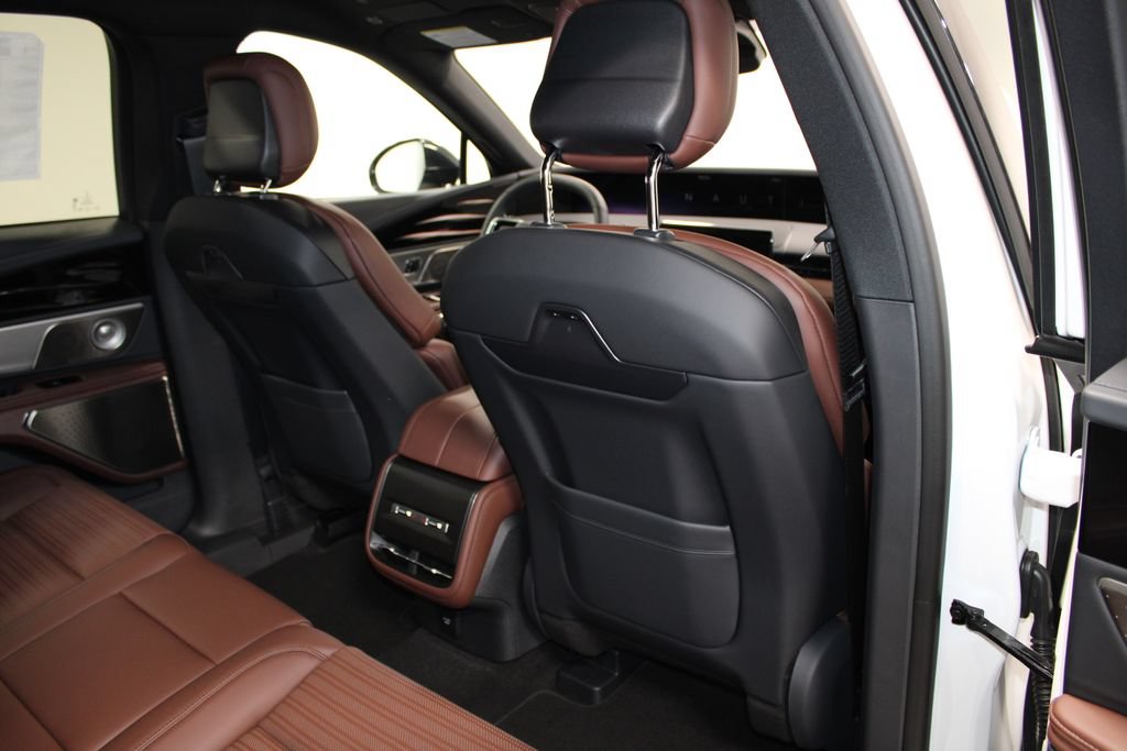 New 2026 Lincoln Nautilus Reserve AWD/4WD image 30