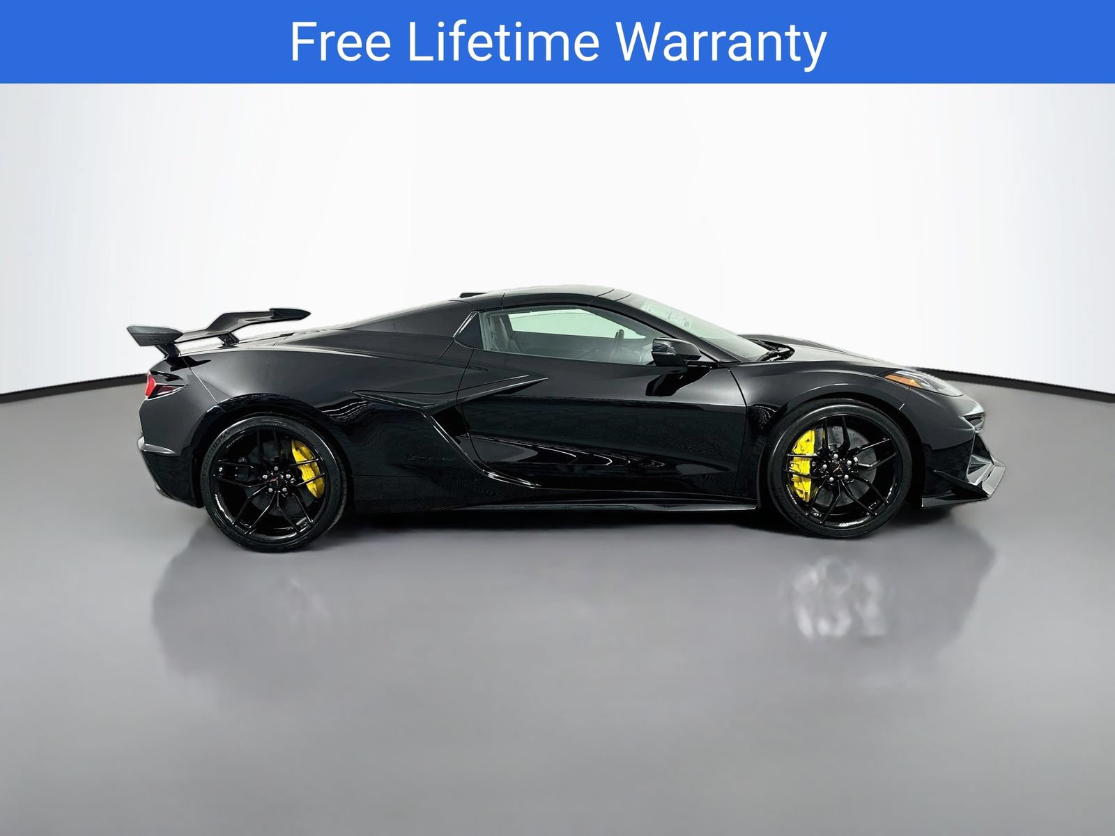 New 2027 Chevrolet Corvette Z06 w/ Z07 Performance Package RWD image 9