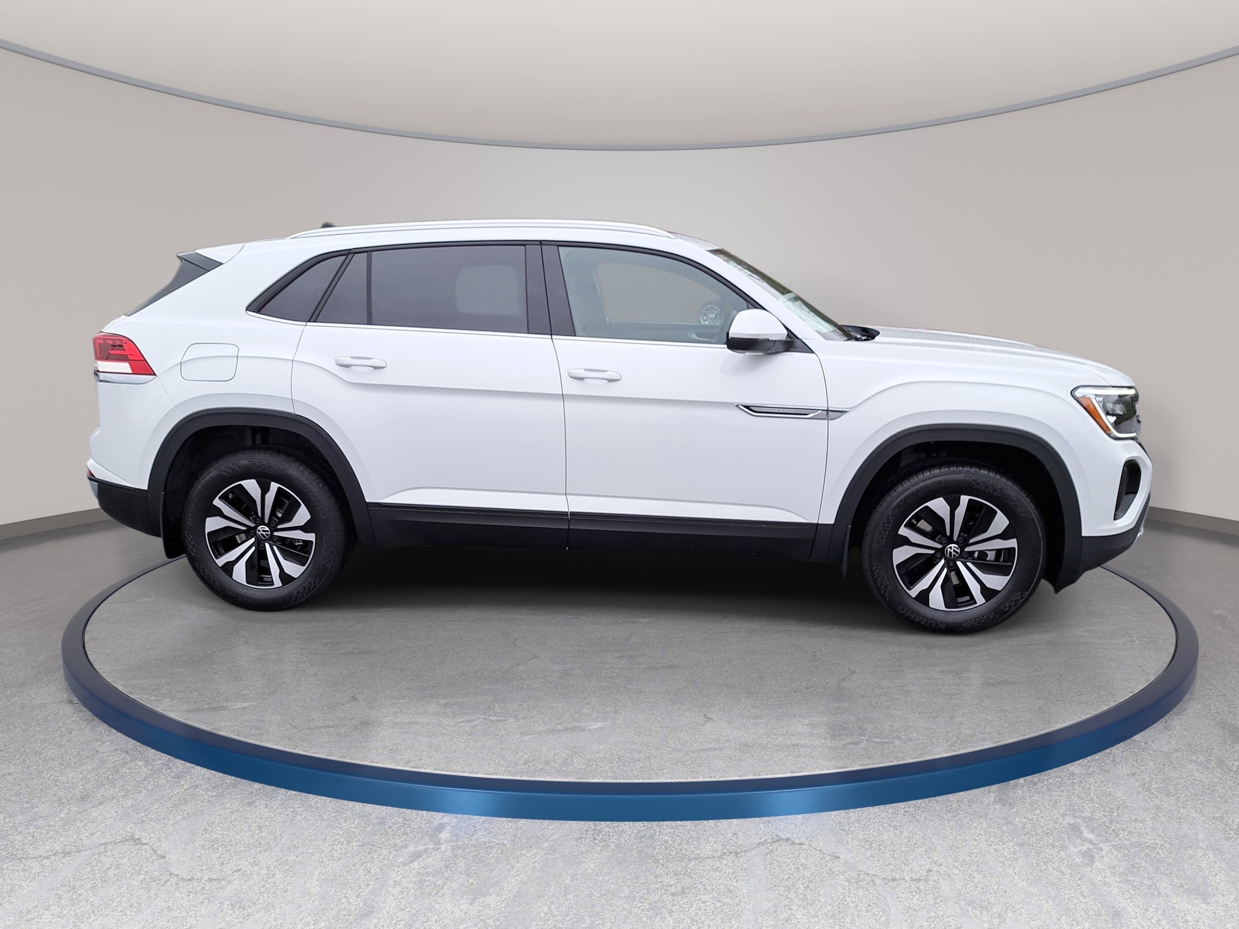 New 2026 Volkswagen Atlas Cross Sport SE FWD image 4