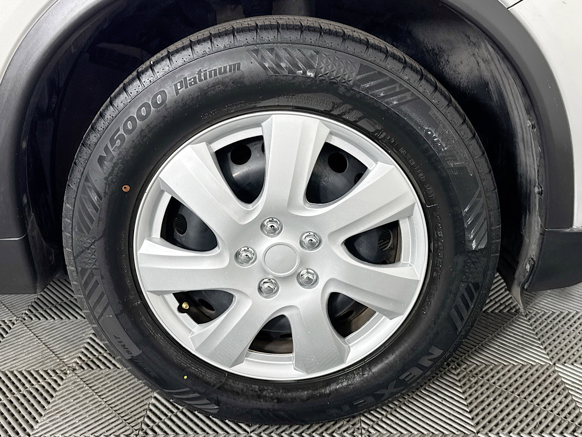 Used 2020 Nissan Rogue S AWD/4WD image 30