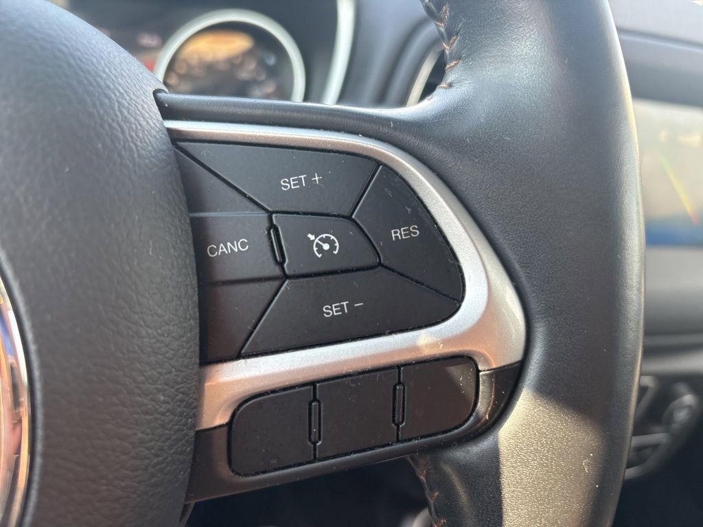 Used 2018 Jeep Compass Latitude w/ Popular Equipment Group FWD image 30
