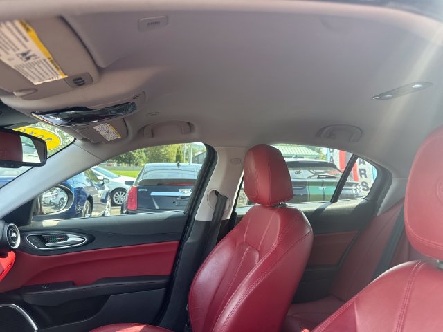 Used 2018 Alfa Romeo Giulia AWD image 19