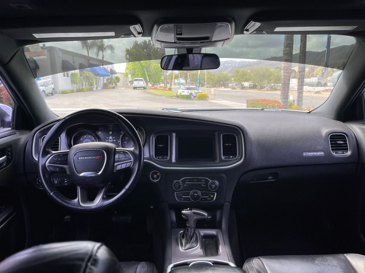 Used 2019 Dodge Charger SXT w/ Leather Interior Group RWD image 12
