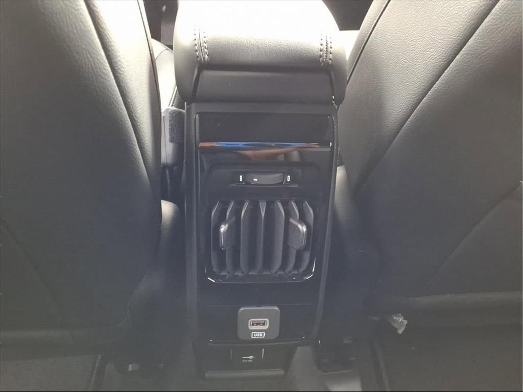 New 2026 Jeep Compass Latitude image 13