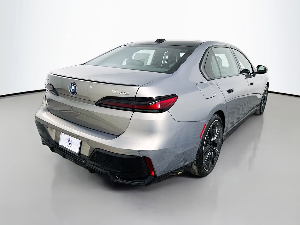 New 2026 BMW 750e xDrive w/ Executive Package image 5