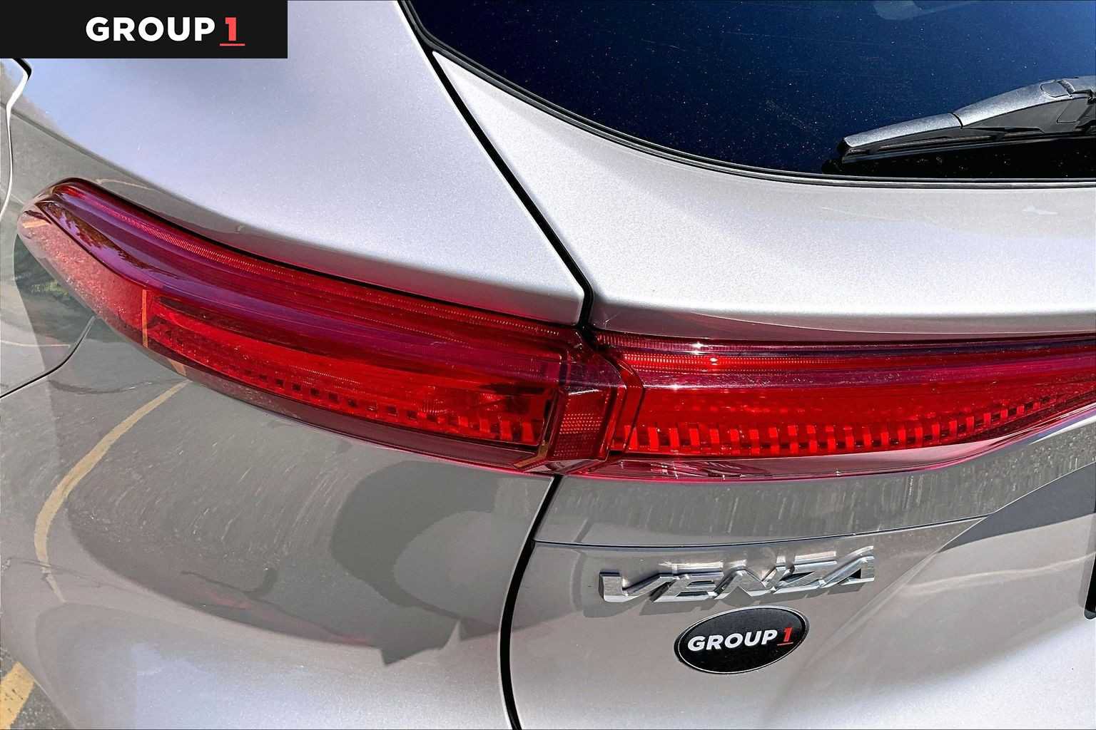 Used 2023 Toyota Venza LE AWD/4WD image 27