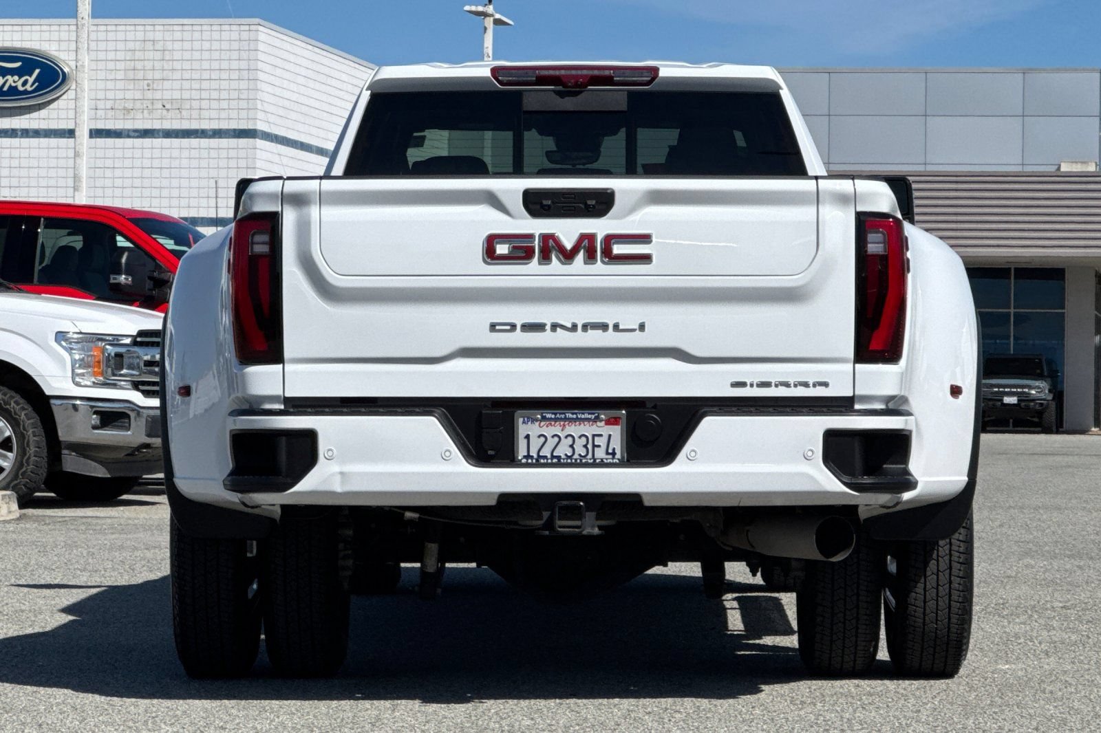 Used 2025 GMC Sierra 3500 Denali w/ Denali Reserve Package AWD/4WD image 5