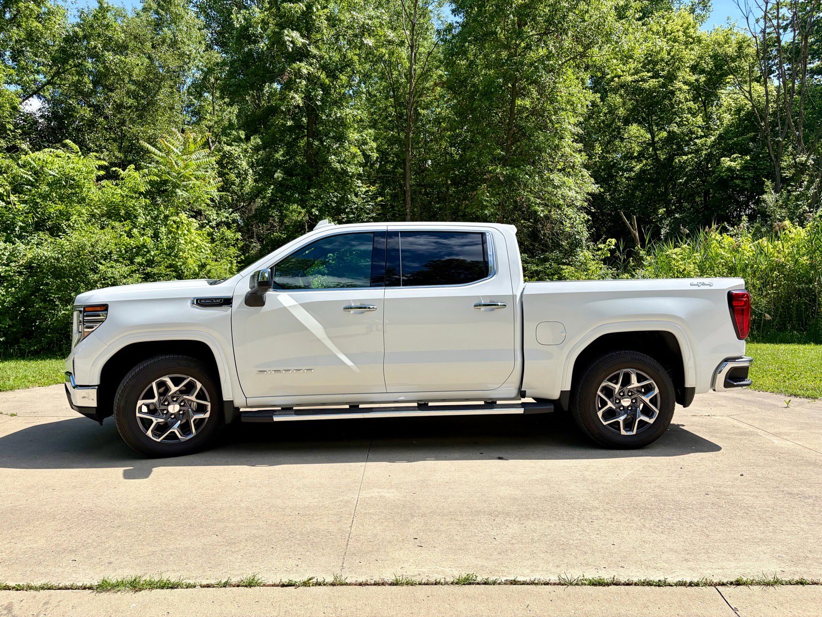 Used 2025 GMC Sierra 1500 SLT w/ SLT Convenience Package AWD/4WD image 7
