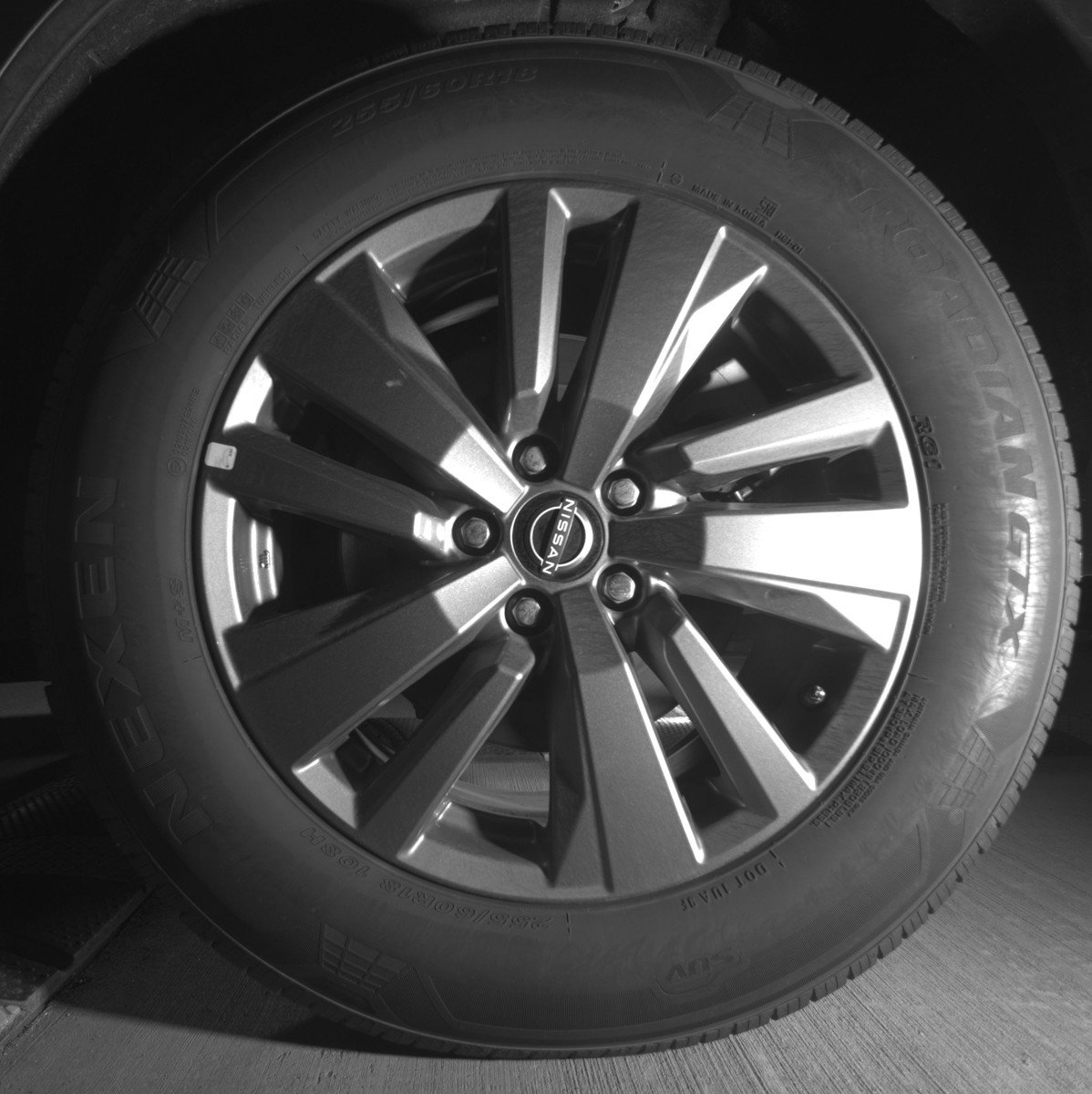 Used 2025 Nissan Pathfinder SV AWD/4WD image 12