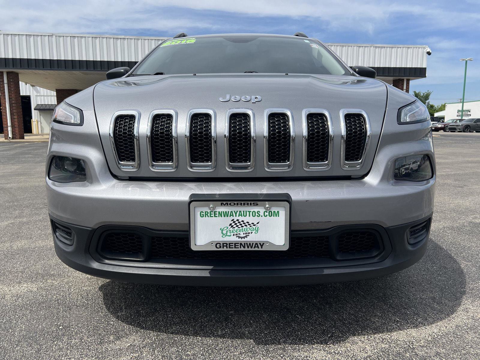 Used 2015 Jeep Cherokee Sport w/ Cold Weather Group FWD image 10