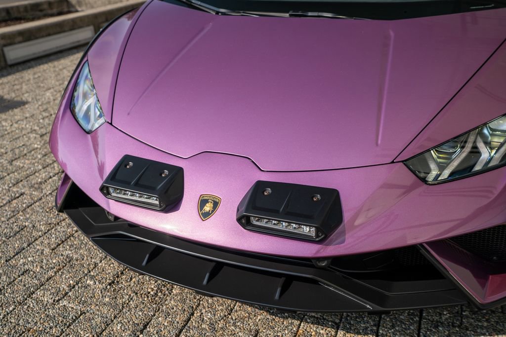 Used 2024 Lamborghini Huracan Sterrato image 12