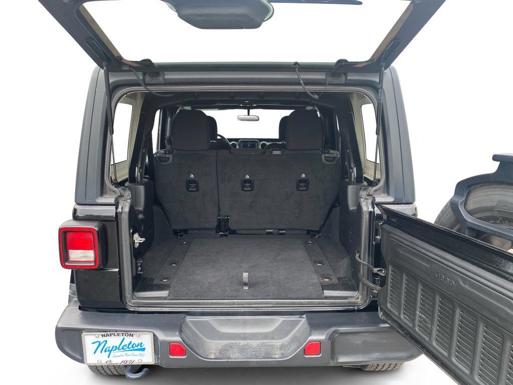 Used 2020 Jeep Wrangler Unlimited Sahara AWD/4WD image 24