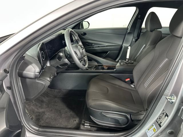 Certified 2025 Hyundai Elantra SEL image 42