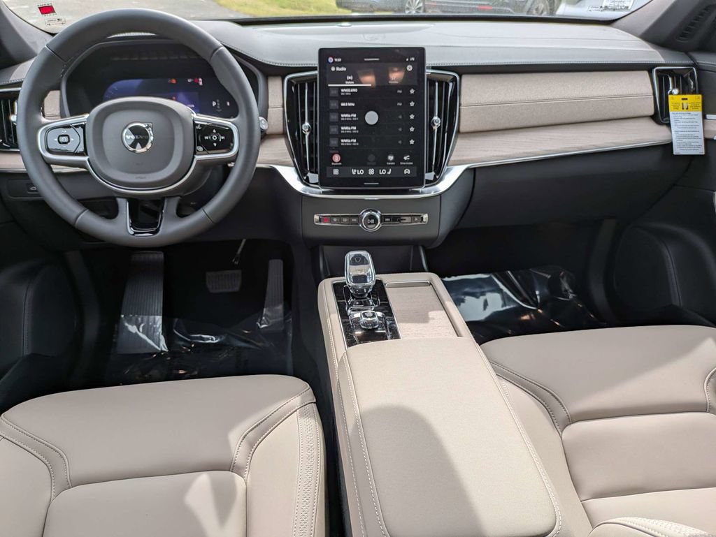 New 2026 Volvo XC90 B5 Core AWD/4WD image 16