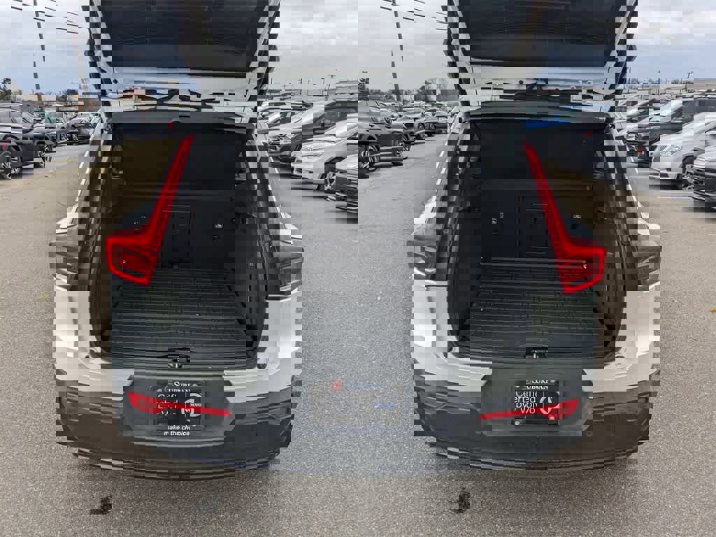 Used 2023 Volvo XC40 B5 Plus w/ Driver Assist Package image 30
