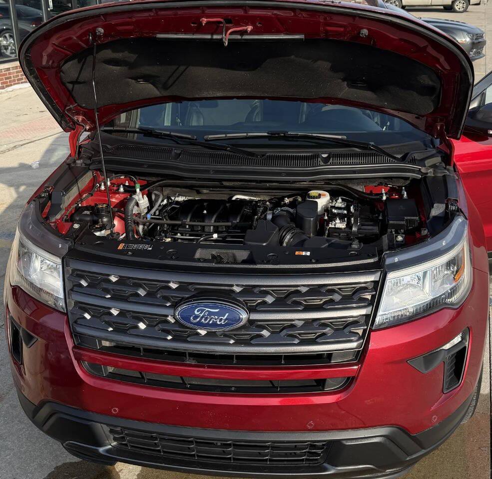 Used 2018 Ford Explorer XLT w/ Equipment Group 202A image 31