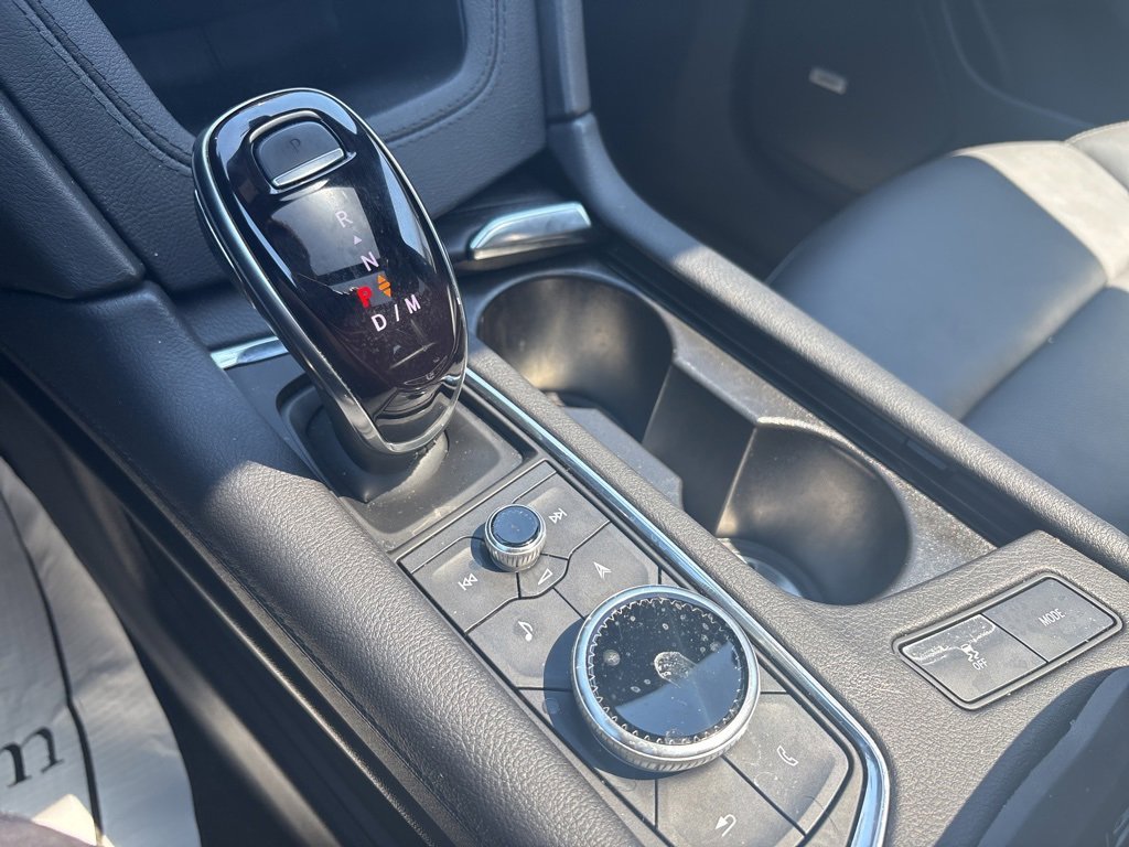 Certified 2025 Cadillac XT6 Premium Luxury image 32